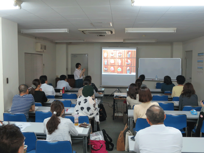 熱心に聞き入るオーディエンス